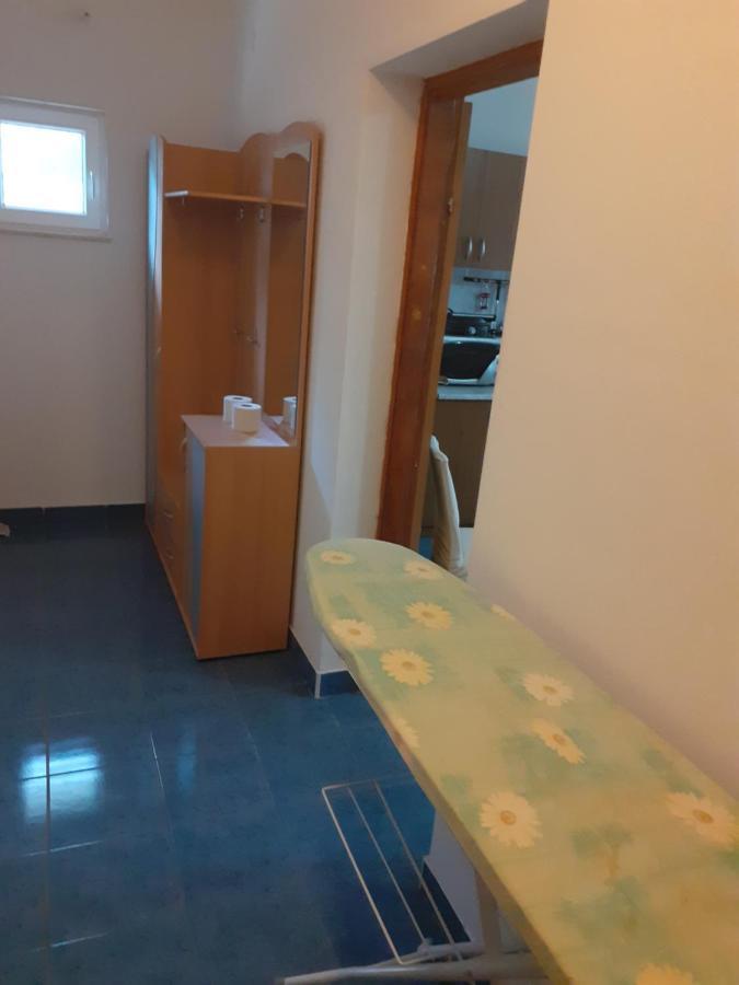 Apartment Papak Трогир Екстериор снимка
